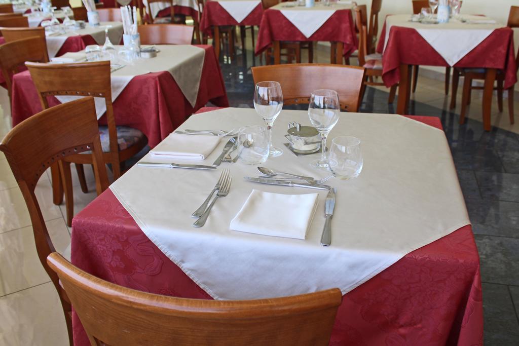 Hotel Delle Nazioni 밀라노마리티마 외부 사진