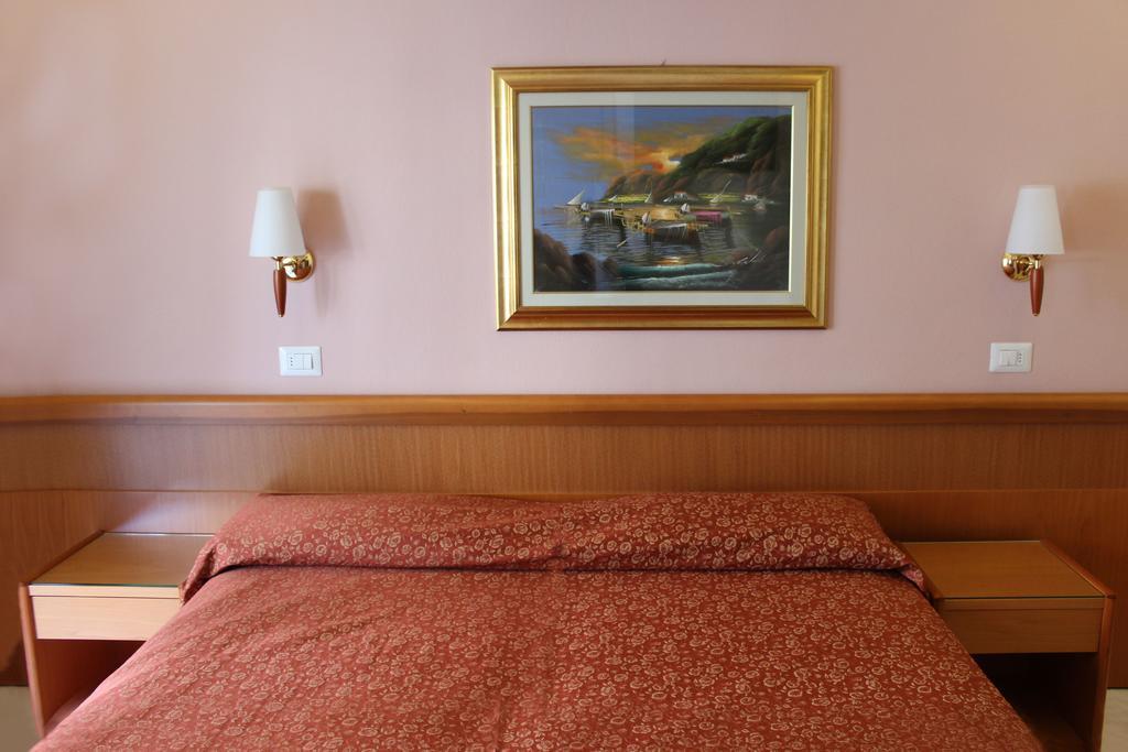 Hotel Delle Nazioni 밀라노마리티마 외부 사진